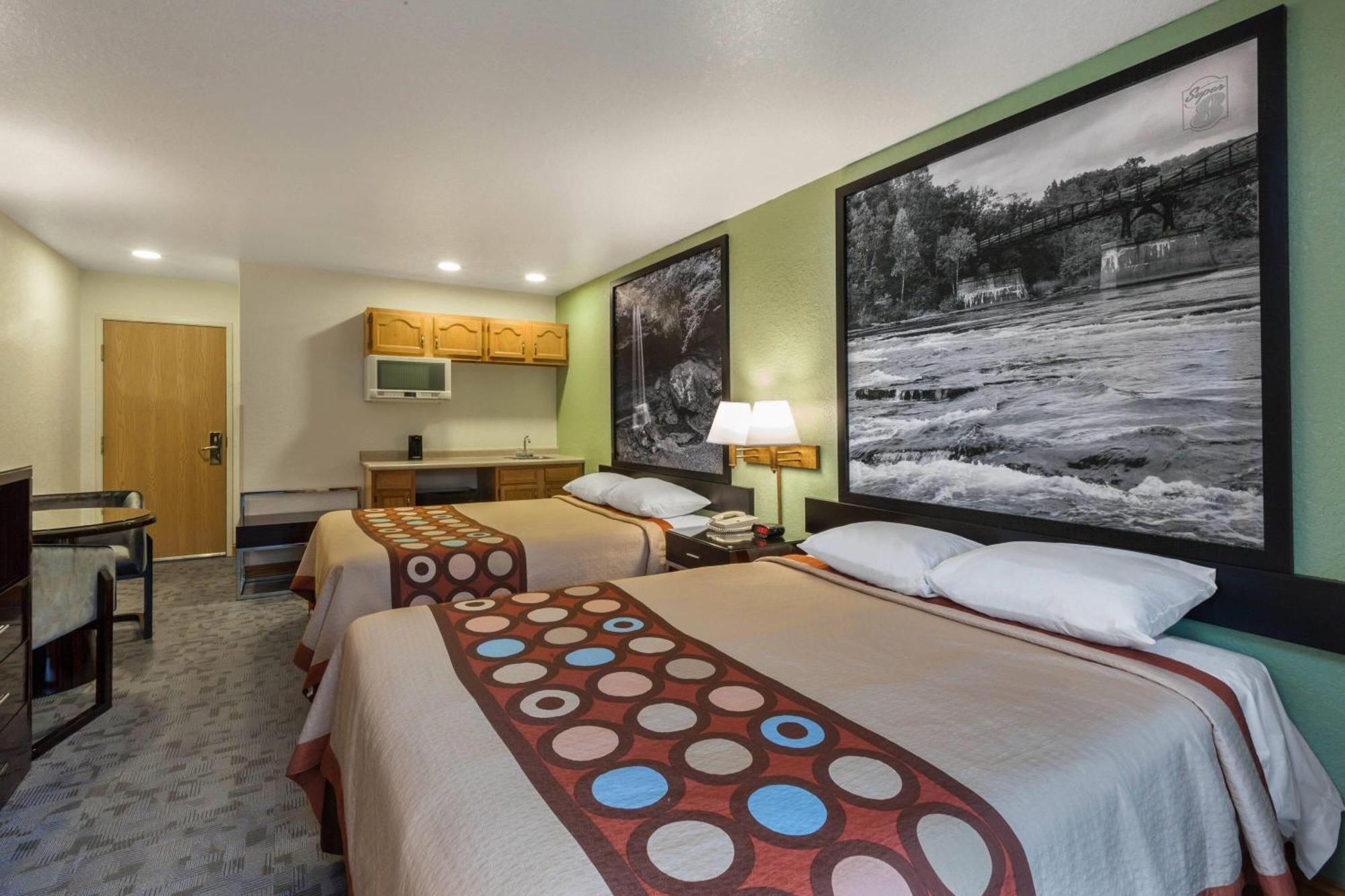 Super 8 By Wyndham Pa Uniontown