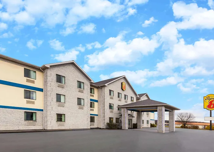 Super 8 By Wyndham Uniontown Pa