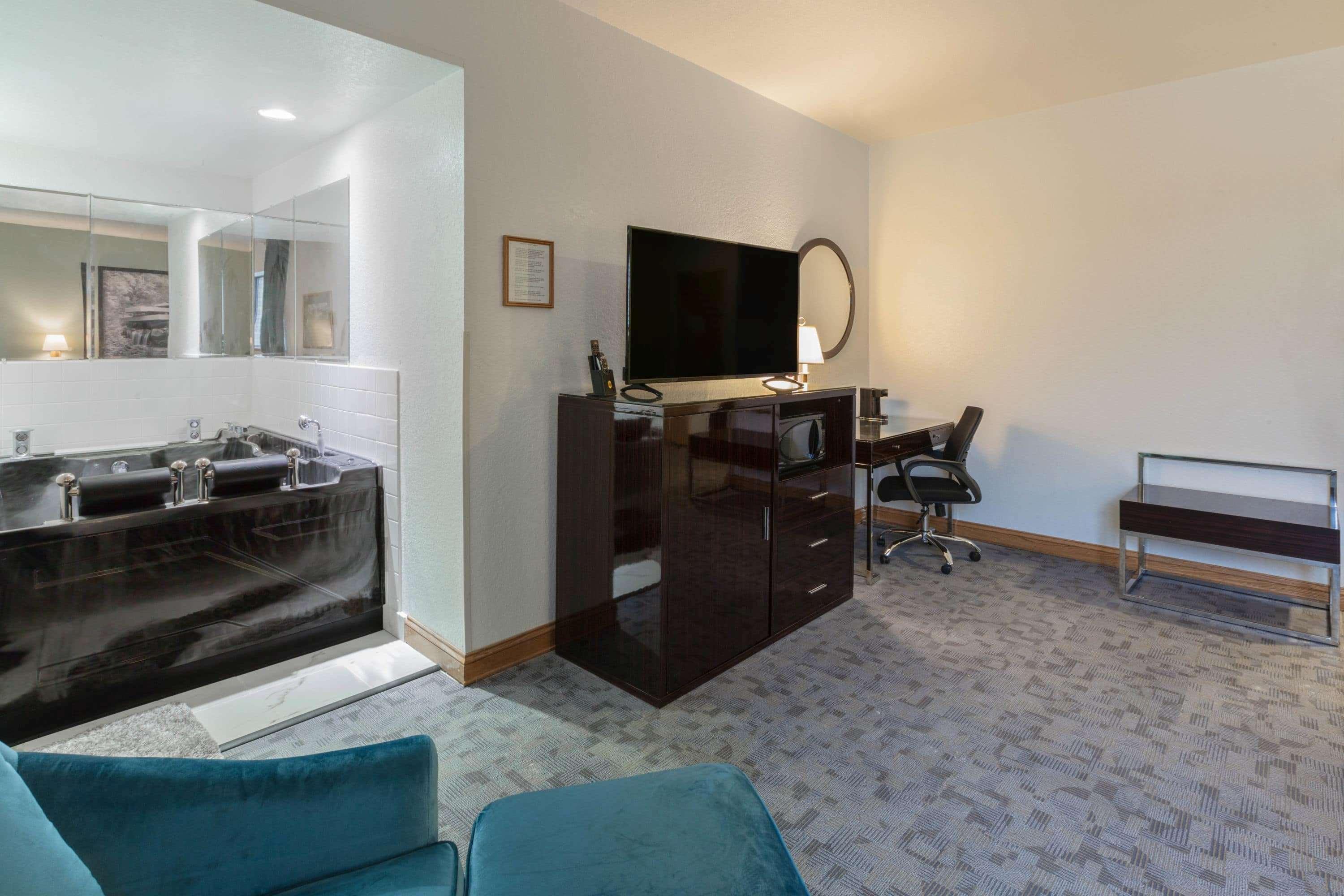 Super 8 By Wyndham Pa Hotel