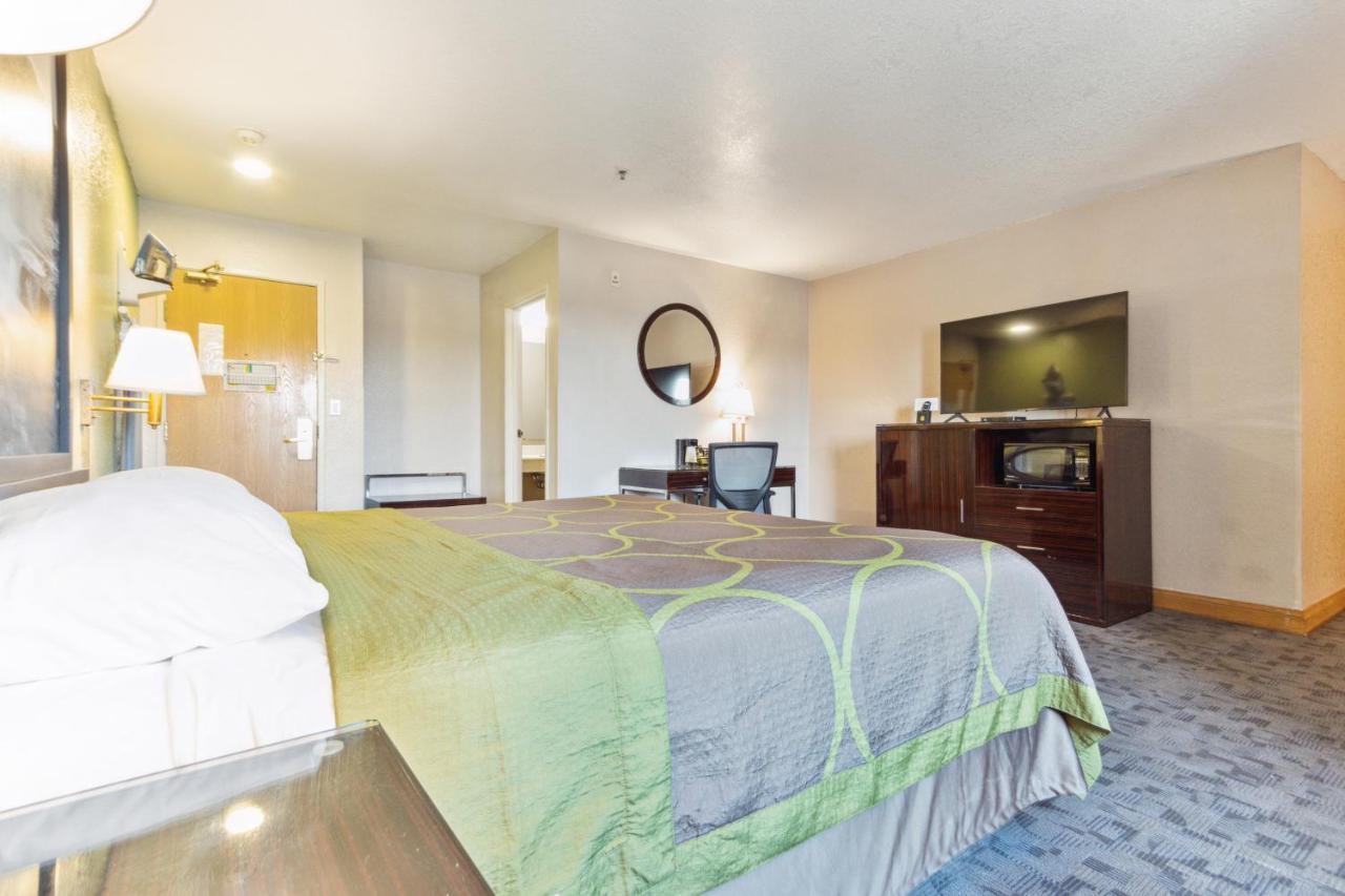 Super 8 By Wyndham Pa Hotel