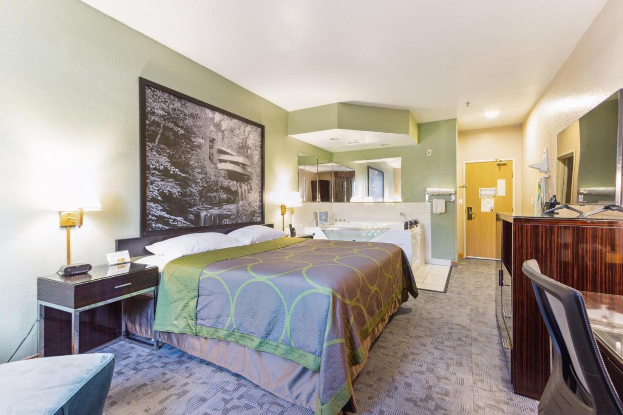 Super 8 By Wyndham Pa Hotel