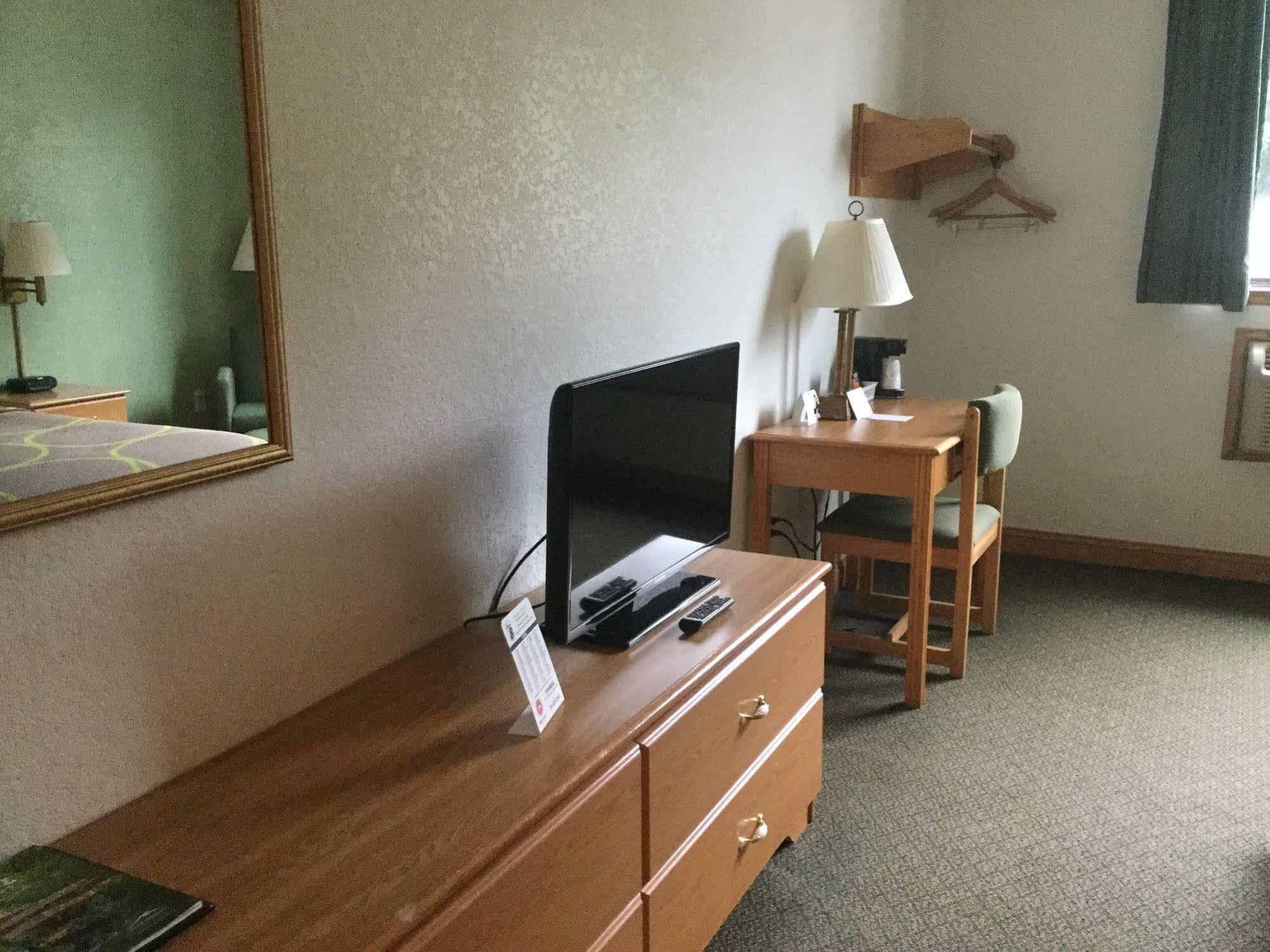Super 8 By Wyndham Pa Hotel 3*