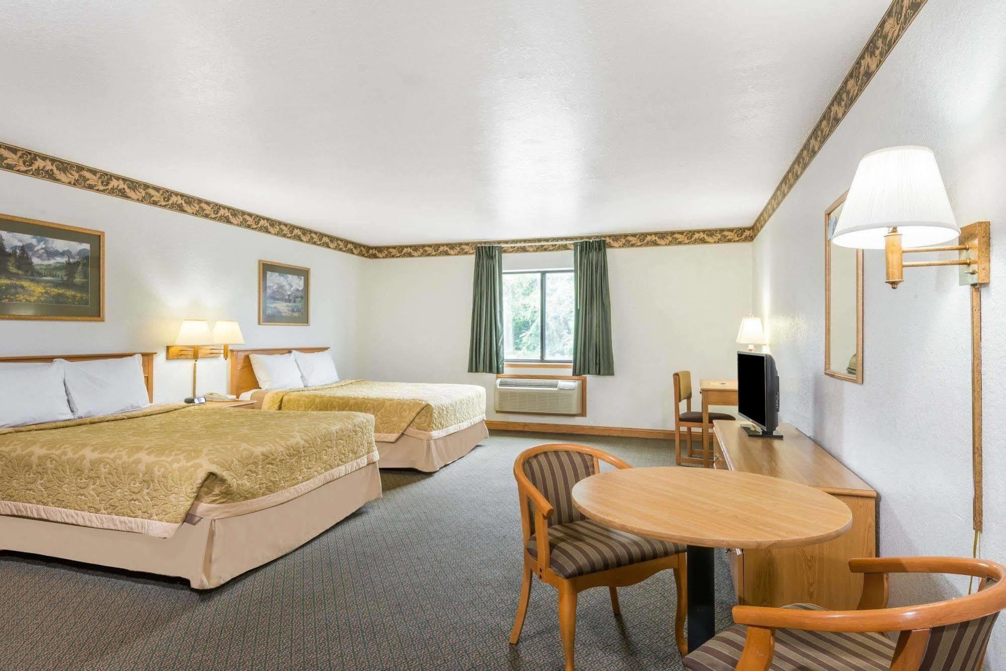 Hotel Super 8 By Wyndham Pa 3*