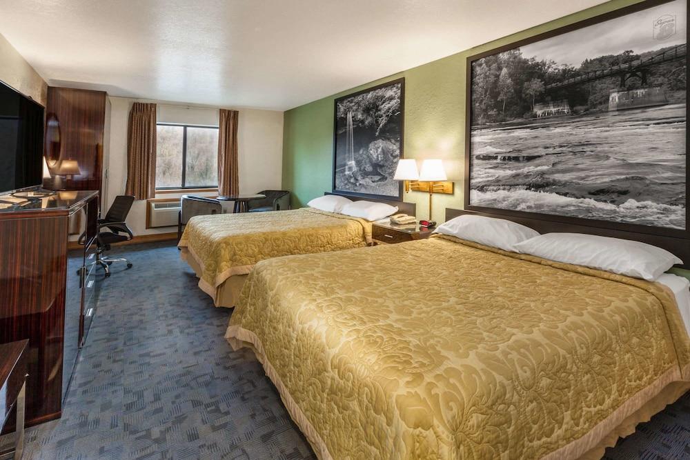 Hotel Super 8 By Wyndham Pa Uniontown