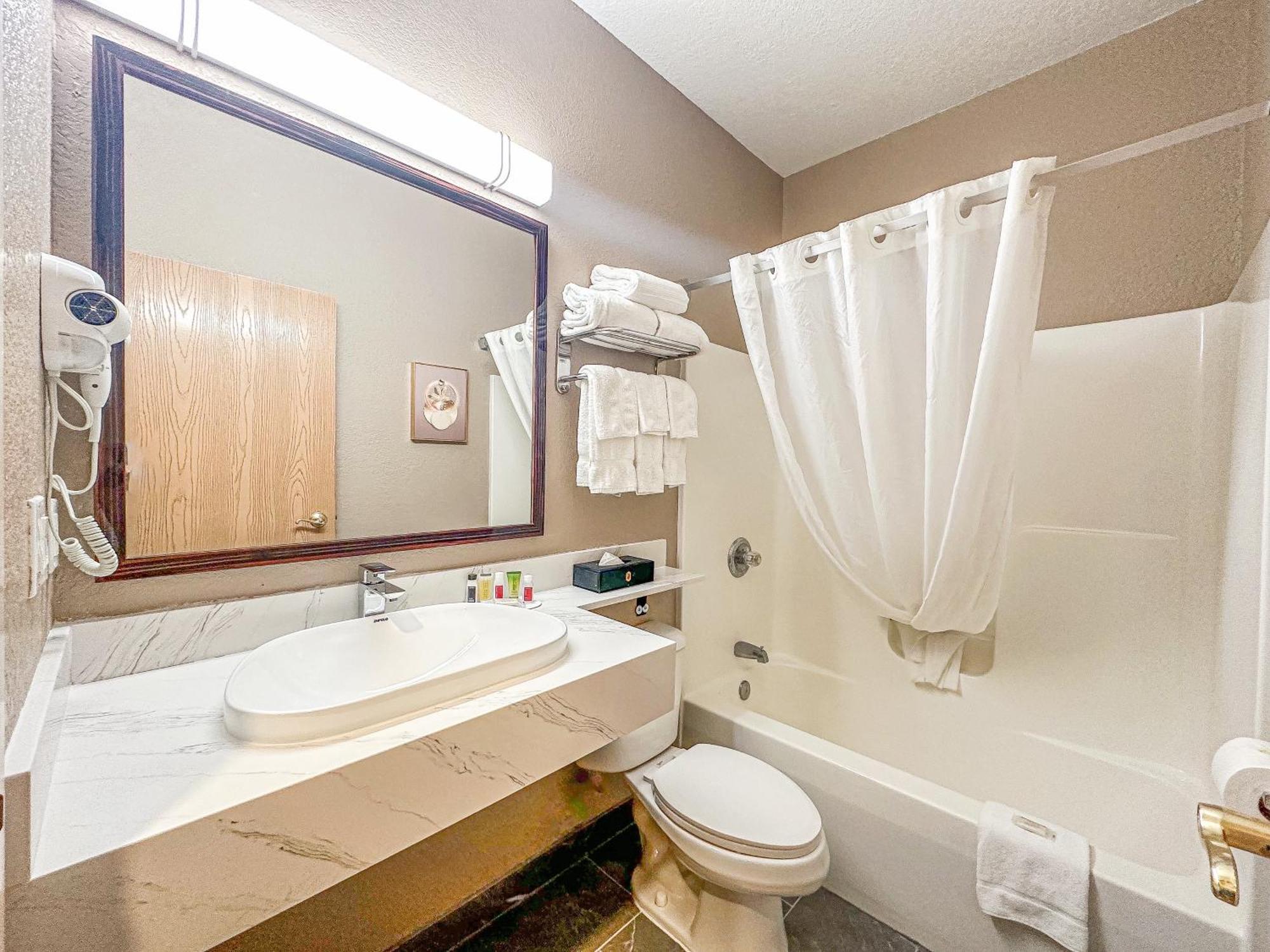 Super 8 By Wyndham Pa Uniontown